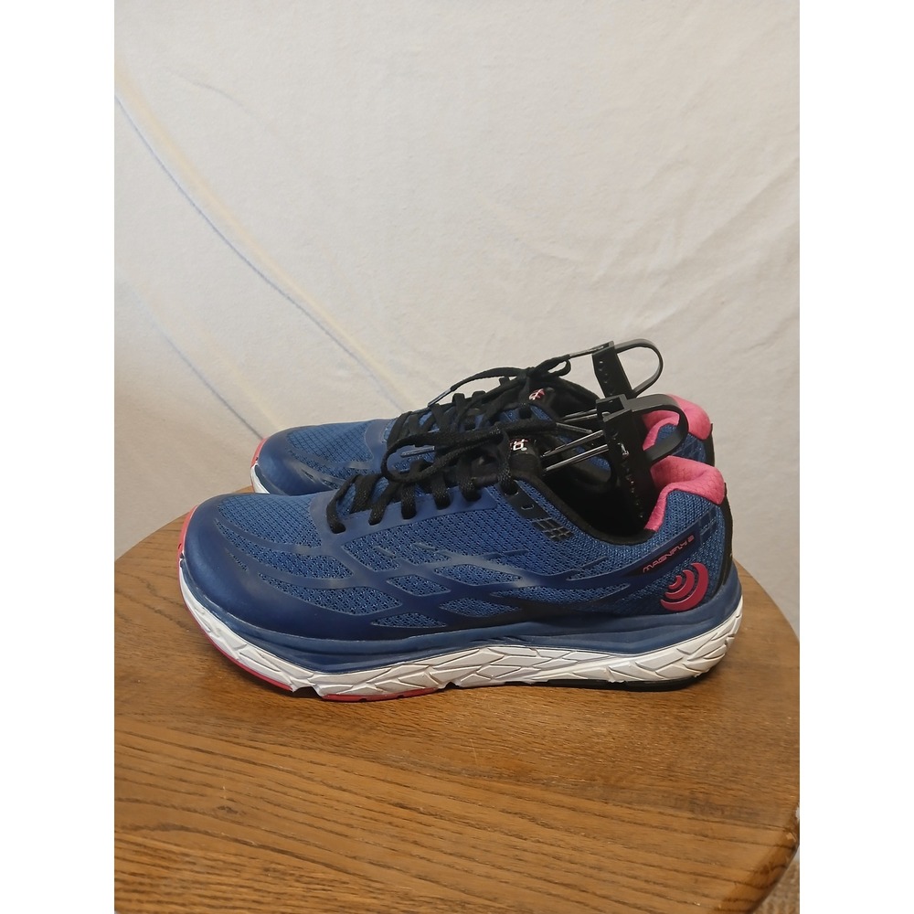 Topo athletic womens magnifly 2 size 10 0 drop minimal barefoot